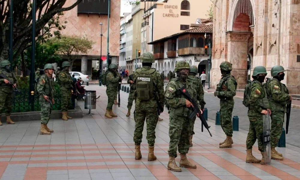 Ecuador: Falsa alerta de bomba en Quito y tragedia en la Amazonía