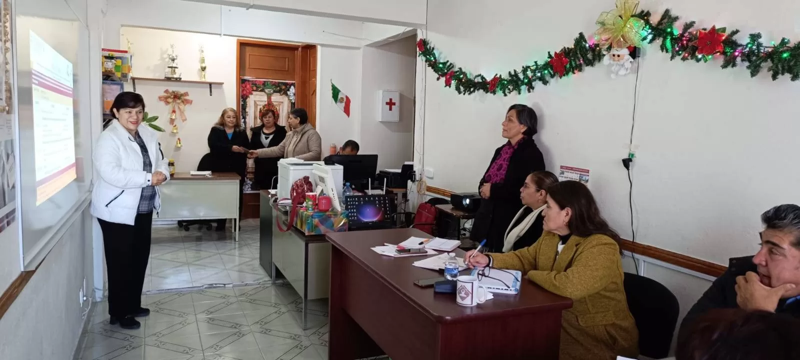 La directora general de Educación Básica lidera taller intensivo para directivos en Tulancingo