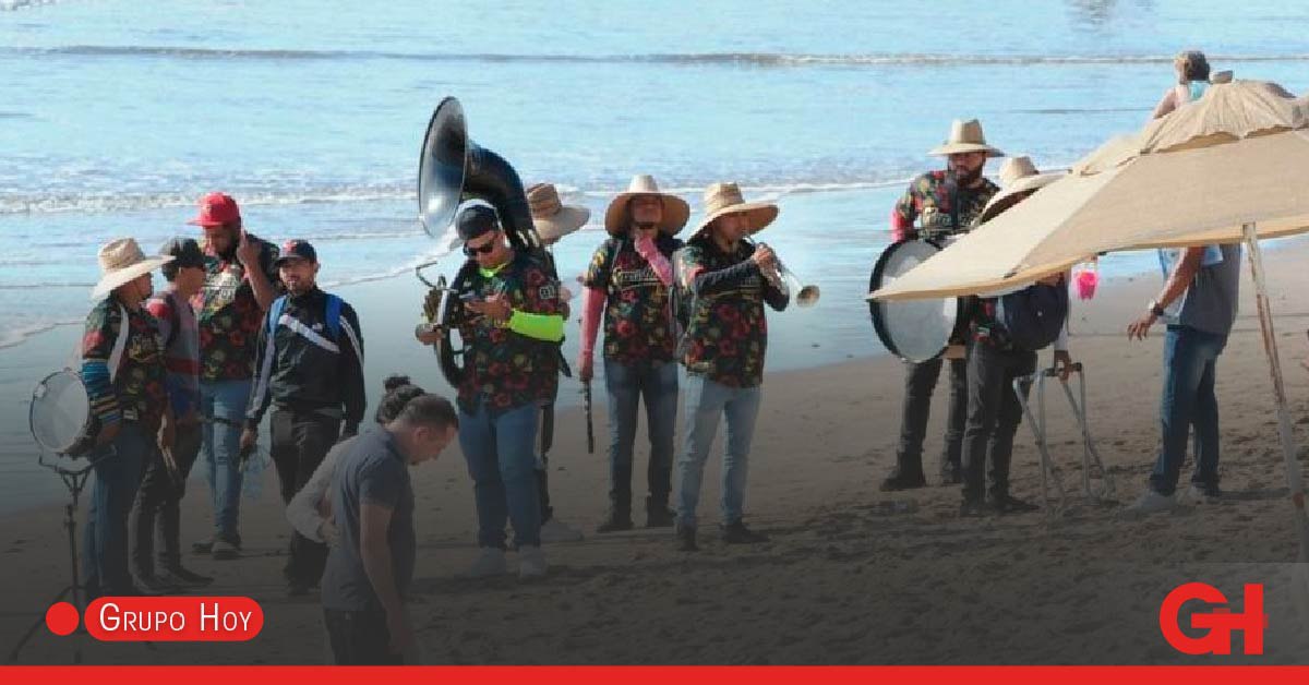 Músicos de Mazatlán protestan por prohibición de actuaciones en playas