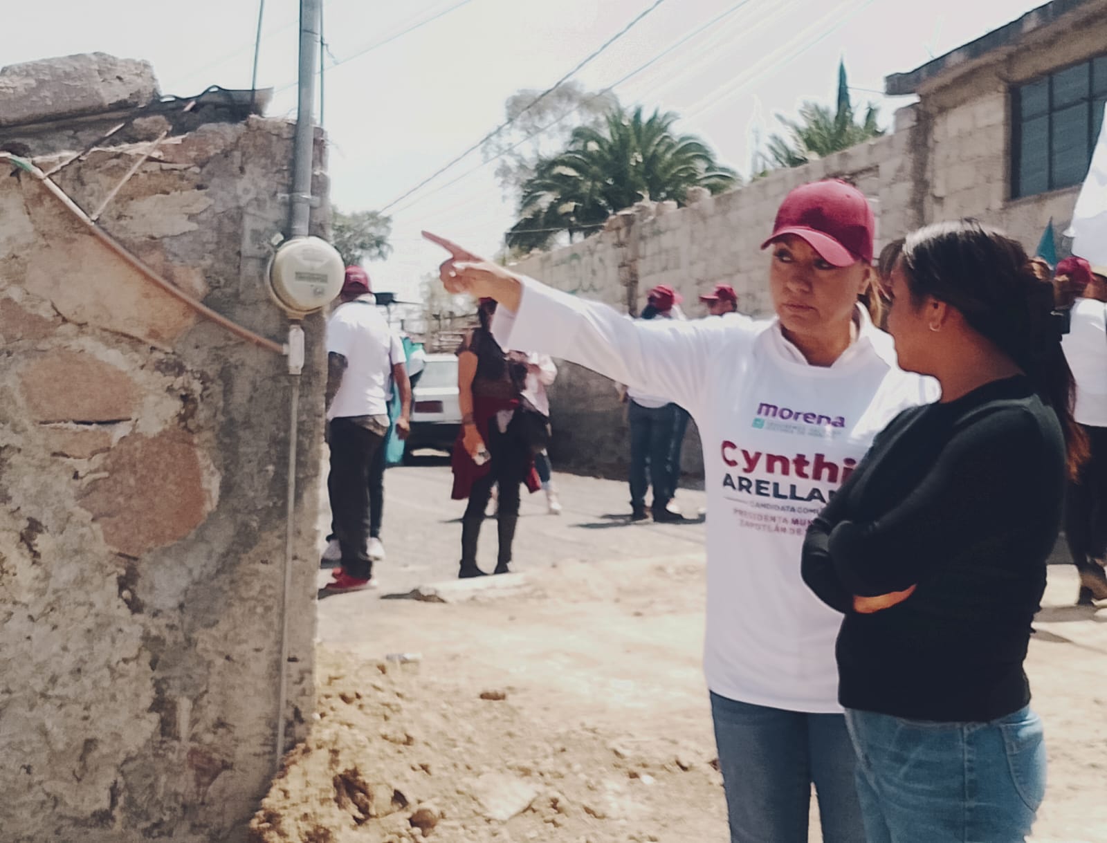 Cynthia Arellano recorre Zapotlán de Juárez escuchando a sus ciudadanos