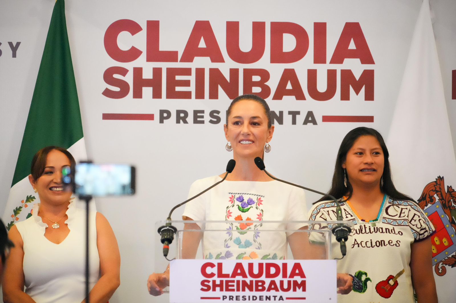 Claudia Sheinbaum promueve una política de amor para la paz y el desarrollo de México